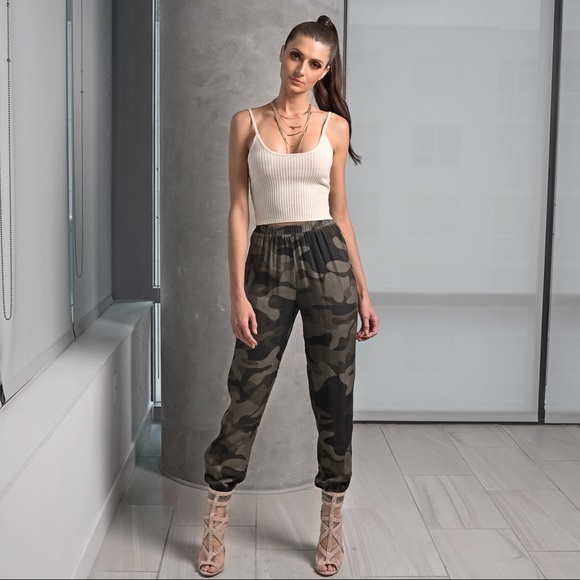 Nude Ribbed Knit Top - Picture 3 of 4